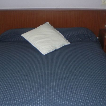 Hotel Nuria El Campello Bagian luar foto